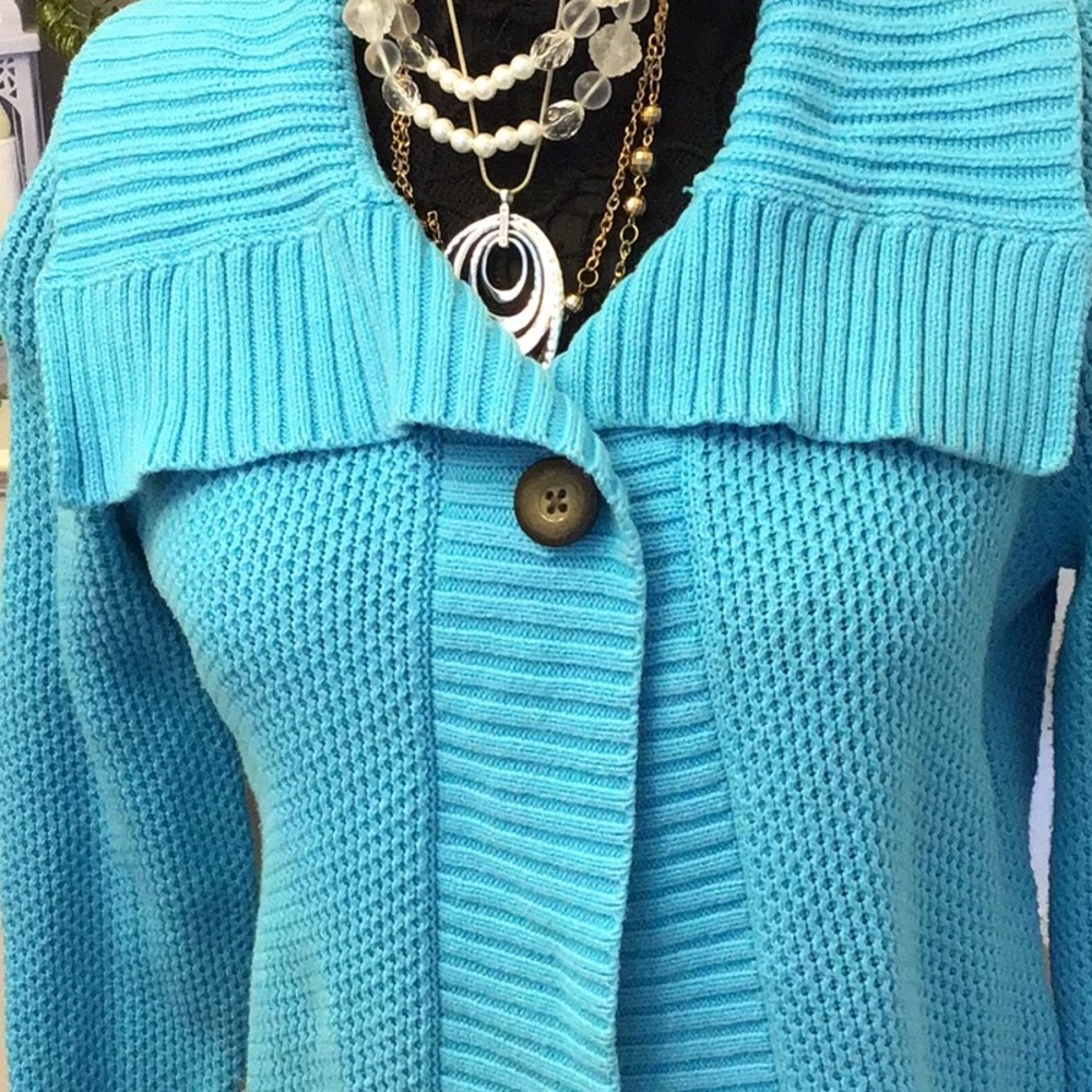 🎉2 for $15 Sale🎉Liz Claiborne sweater excellent condition blue small